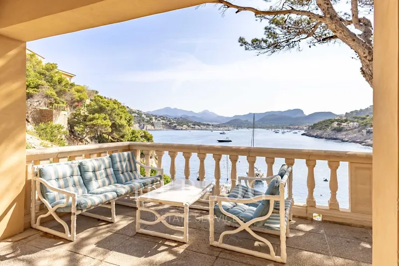 Villa for Renovation in Prime Seafront Location with Views – Exceptional Potential in Port Andratx — photo 3
