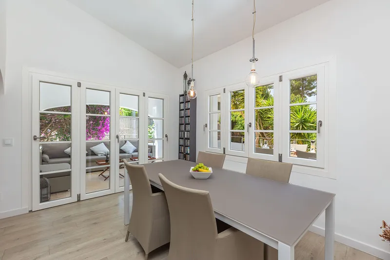 Charming house with Mediterranean flair in a quiet residential area — photo 6