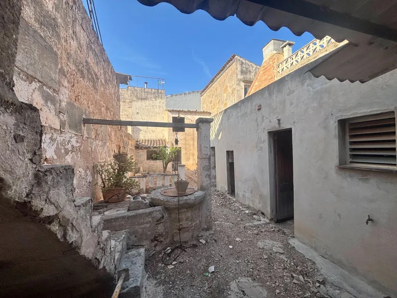 Authentic village house to renovate in Llucmajor — photo 9