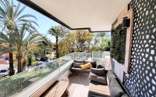 Fully reformed and high quality apartment with sea and harbour views in Puerto Portals – For Rent — photo 1