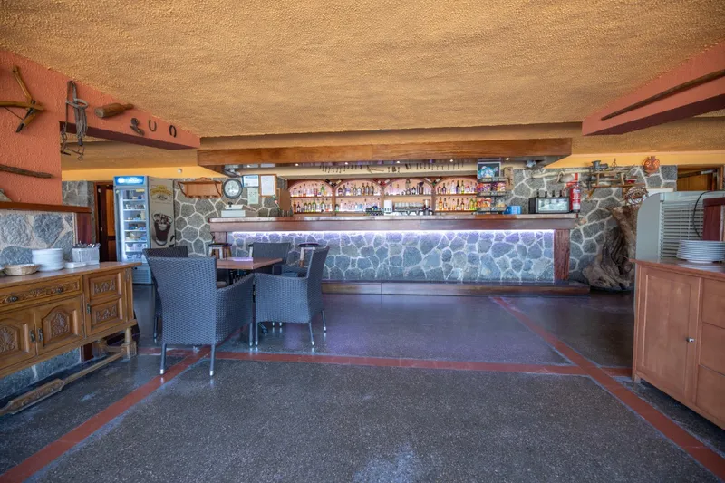 Bar / restaurant / cafeteria in 1st line on the promenade and beach of Port de Sóller — photo 5