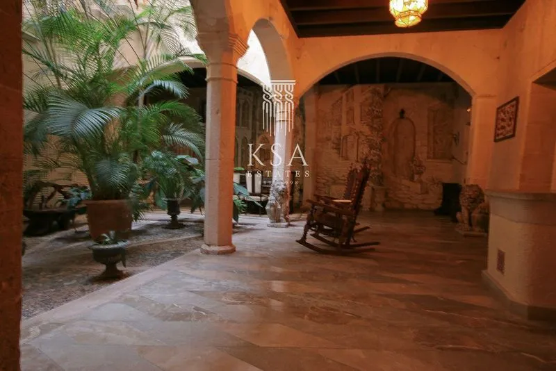 House — photo 1