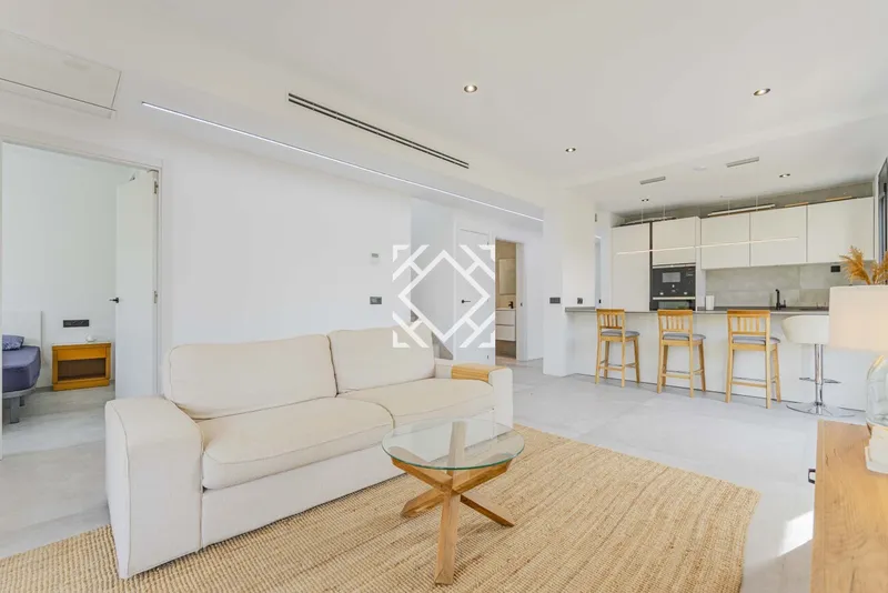 Modern villa for sale in Puerto de Alcúdia, 450 metres from the beach, with a garden, private swimming pool, sun terrace and high-quality finishes — photo 8