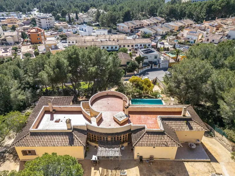 Imposing chalet with clear mountain views, located in Paguera, Calvià — photo 3
