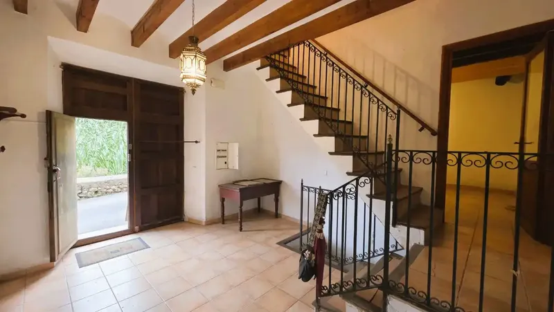 Between the mountains connecting Sóller and Fornalutx lies this unique property, located in one of the most beautiful and peaceful enclaves — photo 4