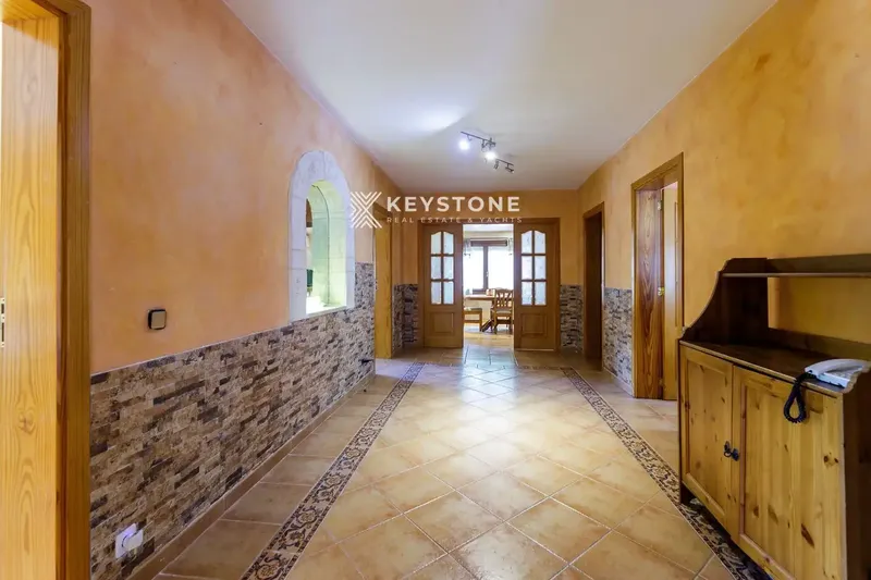 Descubre este encantador chalet en Palmanova, una propiedad amplia, privada y versátil, ideal para disfrutar de Mallorca durante todo el año — photo 10