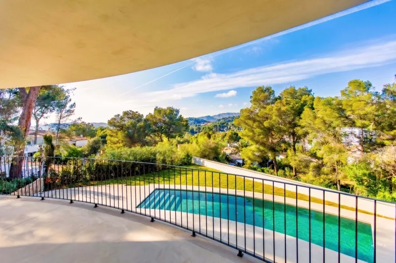 Renovated villa with partial sea views in Santa Ponsa — photo 6