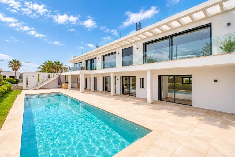 Traumhafte Villa mit atemberaubendem Meerblick in der Cala Llombards — photo 1
