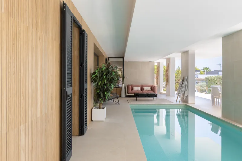 Exclusive villa complex with two pools, garden and partial sea views — photo 5