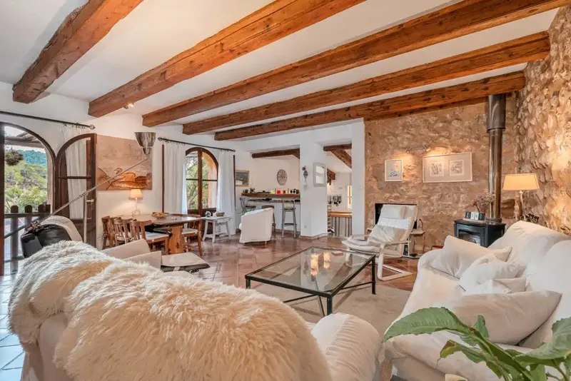 This quiet country house for sale in S'Arracó is magnificently renovated and offers a harmonious combination of traditional Mallorcan charm — photo 5