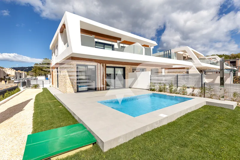 Cala Ratjada | Chic semi-detached home with plenty of garden space — photo 1