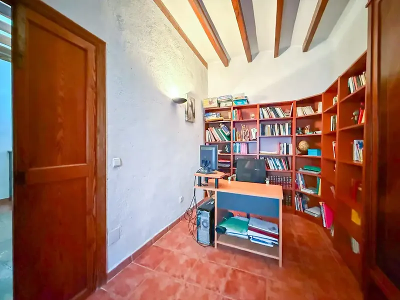 Discover this charming village house in the heart of Binissalem, combining the essence of Mallorcan rustic style with modern comforts — photo 10