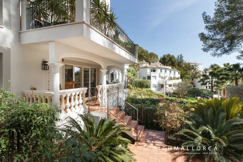 Renovated duplex apartment with spacious private terraces in Cas Català — photo 2