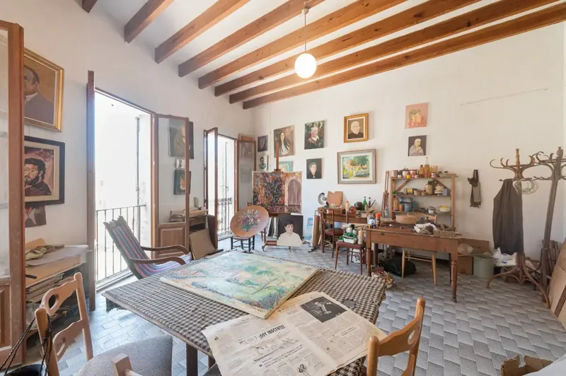 Don't miss the opportunity to visit one of the most emblematic houses in the village of Sineu. Located right on the main square — photo 10