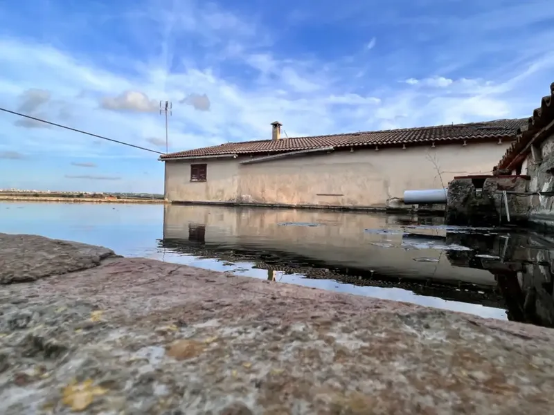 Rustic estate for sale, between Llubí and Muro, about 39,000 m2 of land, with several constructions, a large safareig, an agricultural warehouse and — photo 2