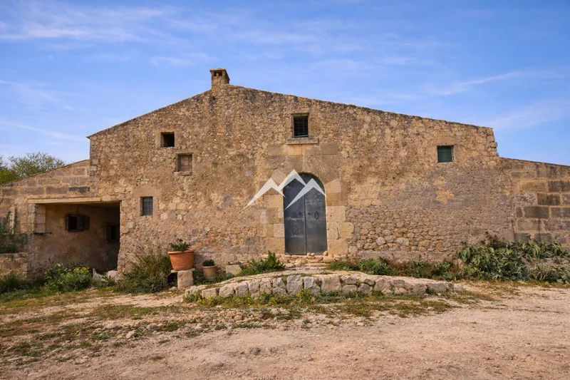 Large Estate of 192,000 m² — photo 2