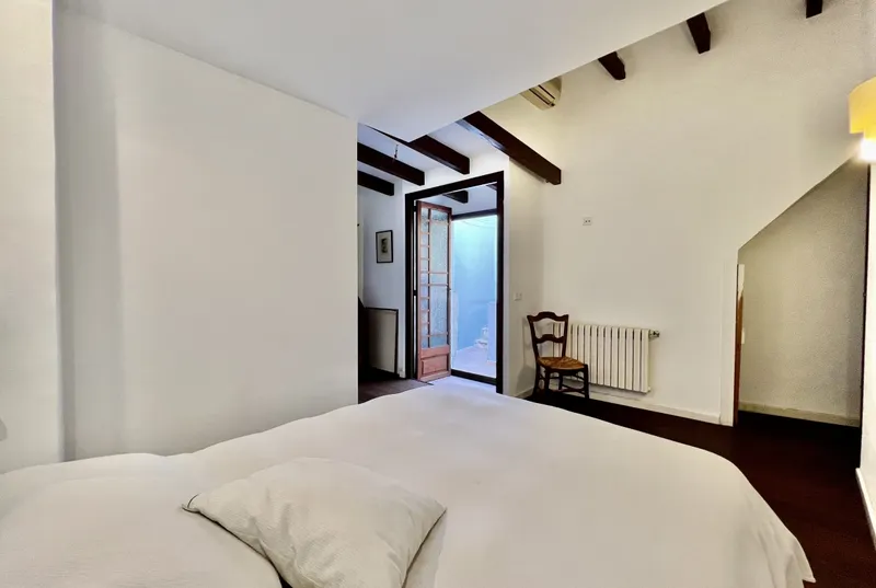Attic with terrace in the old town of Palma — photo 8