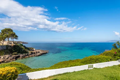 Cala Blava, charming flat in first sea line of Cala Blava with direct access to the beach — photo 2