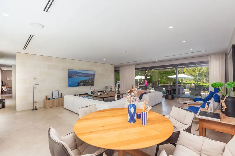 Modern villa with sea views in a central location — photo 5