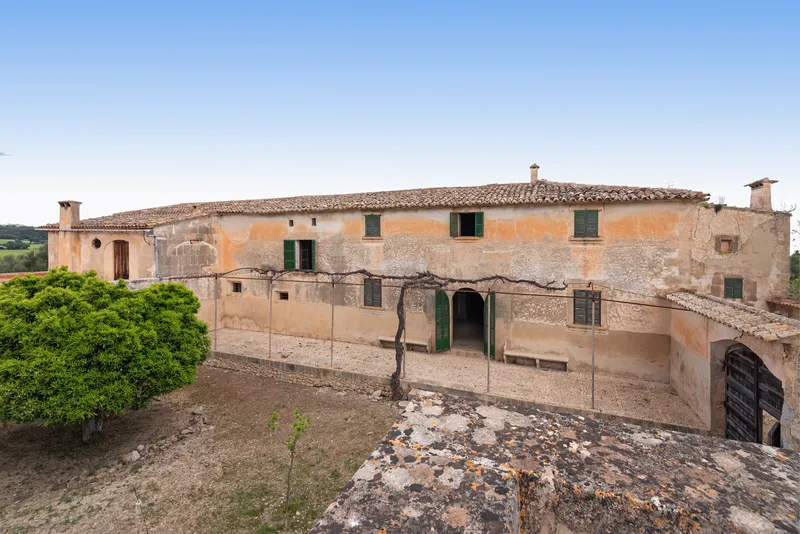 Impressive historic estate in Algaida, Mallorca. — photo 1