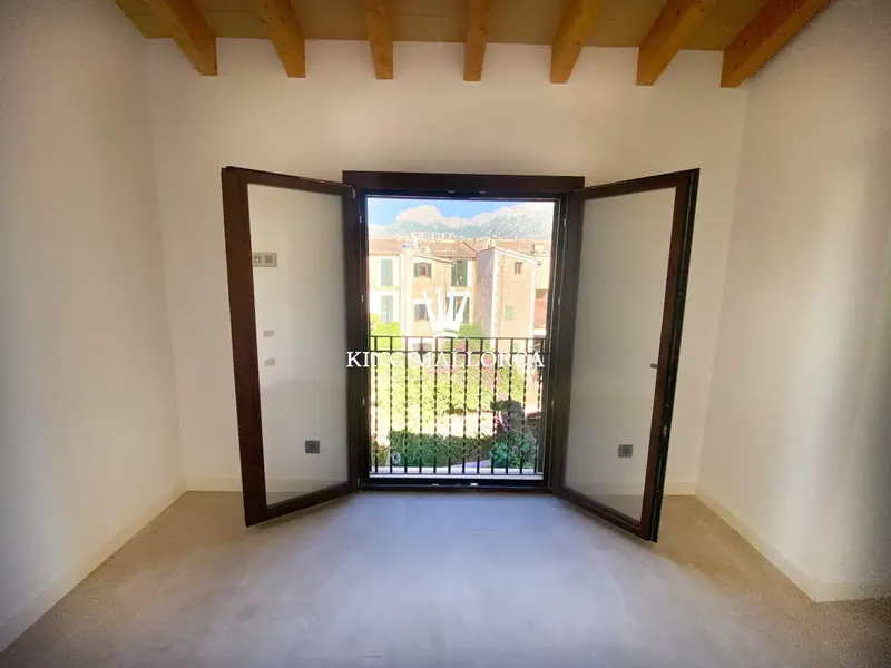In the historic center of Sóller we present a splendid newly built detached house distributed over three levels, recently finished — photo 9