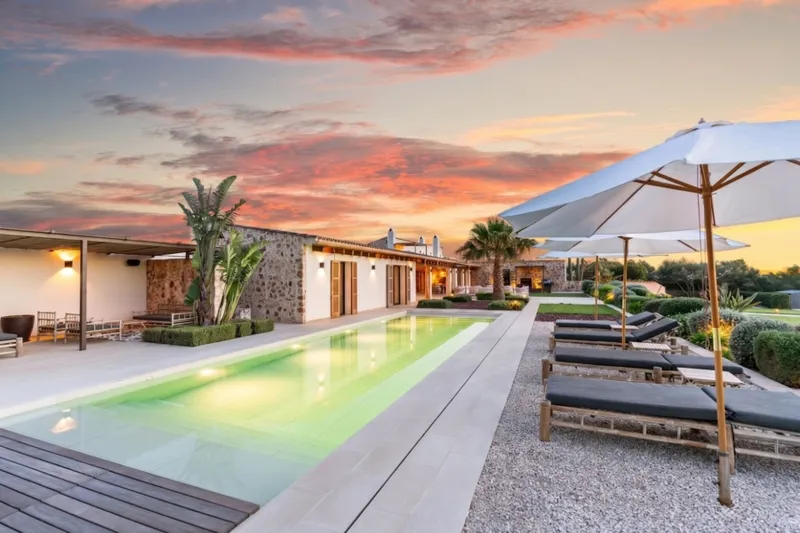 Unique retreat with 2 guest houses and panoramic views — photo 4