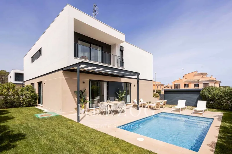Modern newly built villa with private pool in a sought-after location in Puig de Ros — photo 2
