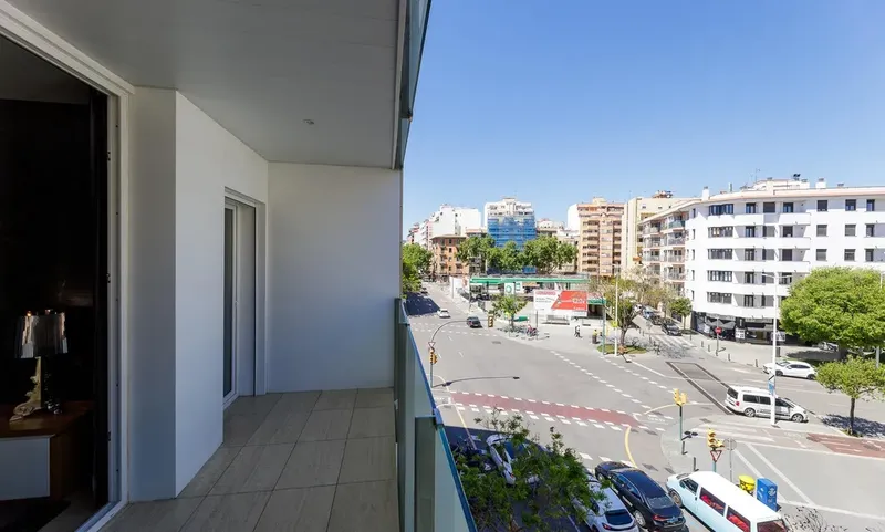 Apartment in modern building with community pool and... — photo 3