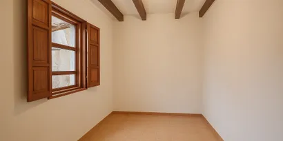 Inmobiliaria picture 0 Ref. No. 82774 — photo 3