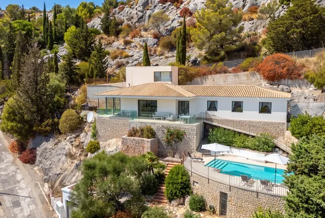 Contemporary villa with ETV license and breathtaking views for sale in Pollensa, Mallorca — photo 1