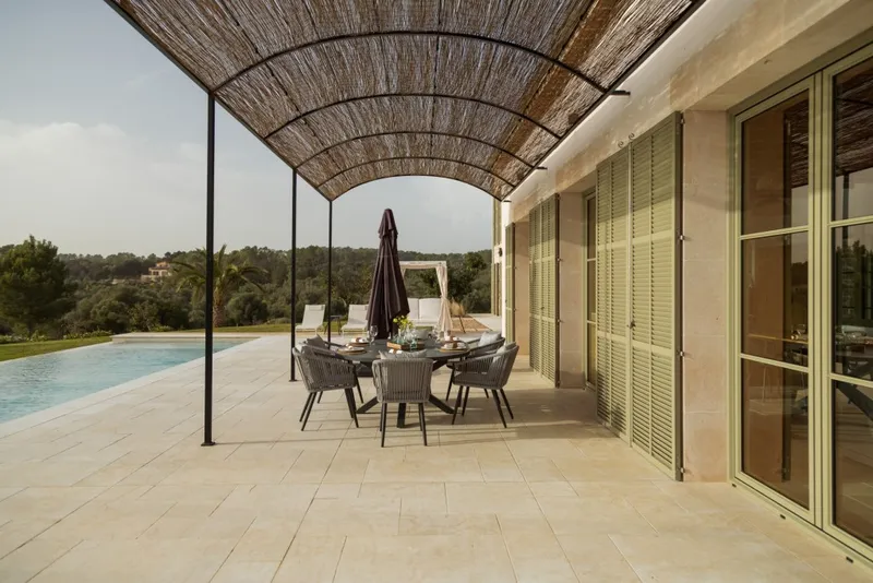 Porreres quiet location country property for sale with various terraces and wooden beams — photo 5