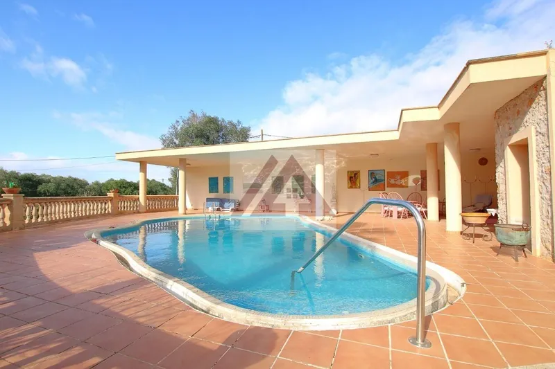 Luxury villa for sale in Sant Llorenc des Cardassar — photo 1