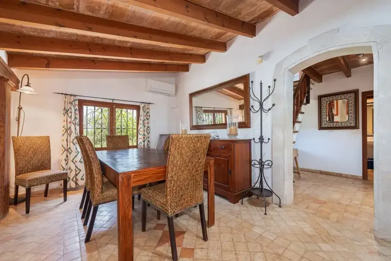 Located in a quiet rural area just minutes from the center of Pollensa, this charming rustic finca offers the perfect balance — photo 6