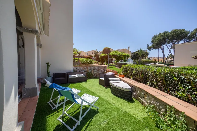 Ground floor with private terrace — photo 4