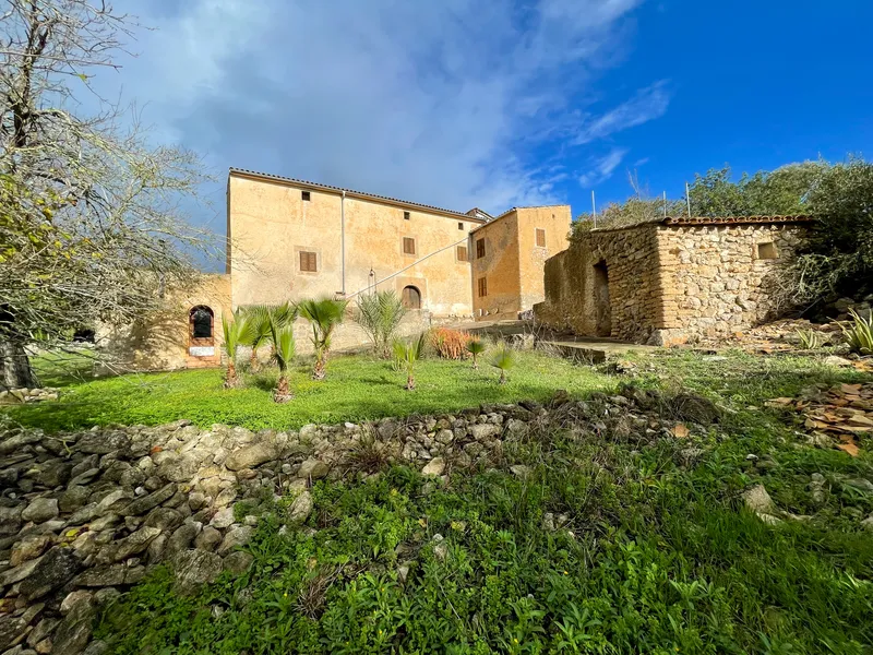 Historic rustic property with great potential and offers... — photo 3