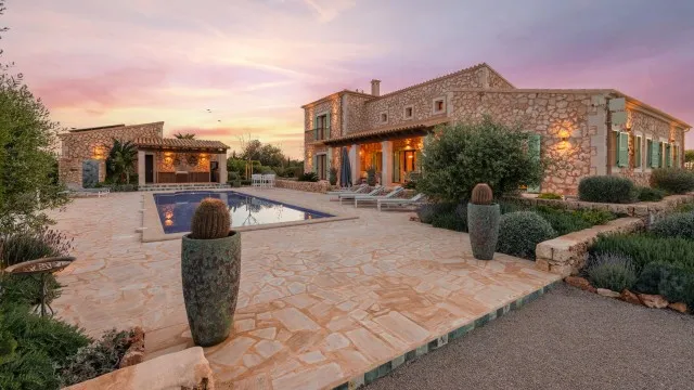 Country estate with vineyard for sale between Felanitx and Porreres, Mallorca — photo 1