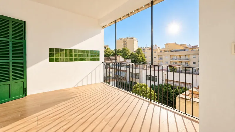 Piso con dos terrazas privadas y mucho carácter en Archiduque — photo 1