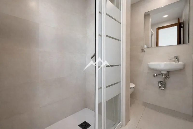 Long-term rental. Duplex penthouse with 2 terraces with partial sea and cathedral views — photo 11