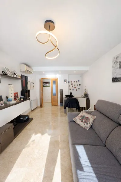 100m² ground-floor apartment with 3 bedrooms, parking space and terrace for sale — photo 2