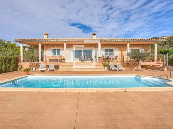 House / villa of 321m² for sale in North Mallorca — photo 3