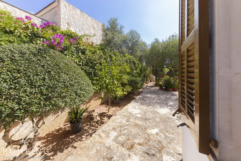 Chalet 200 meters from the sea, with 3 bedrooms, garage, terraces and large garden — photo 11