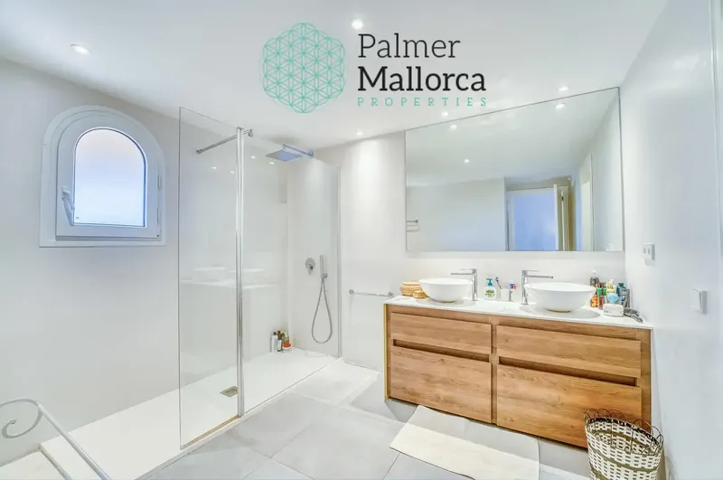 A beautiful duplex apartment in a privileged location in Portal Nous - Castillo de Bendinat, within a large complex of — photo 12