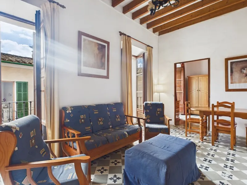 Charming House to Renovate with Pool and Garden in Lloseta — photo 1
