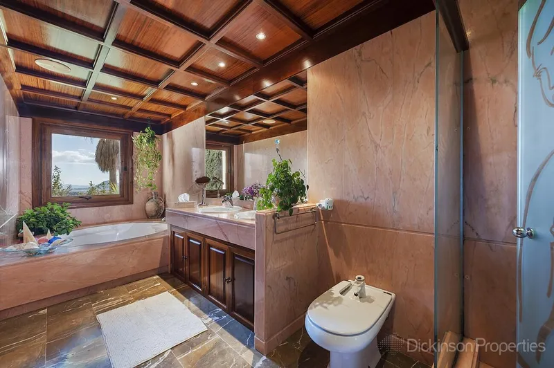 Luxury villa — photo 10