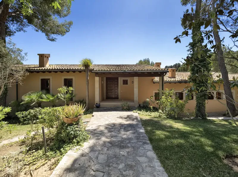 Impressive chalet with beautiful views in Son Vida — photo 9