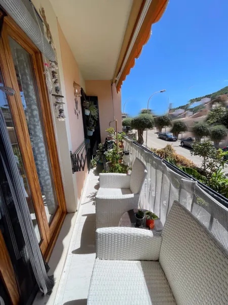 Sunny 2-bedroom apartment with private parking — photo 6