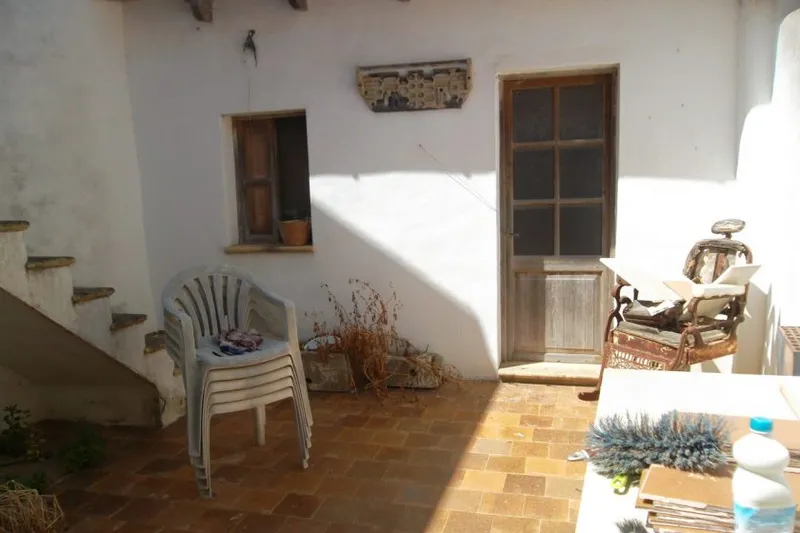 Typical village house with terraces and courtyard in Felanitx — DH 30 CM — photo 2