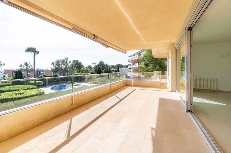 Apartment with terrace — photo 2