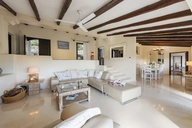 Outstanding sea view villa with holiday license for sale in Puerto Pollensa, Mallorca — photo 9