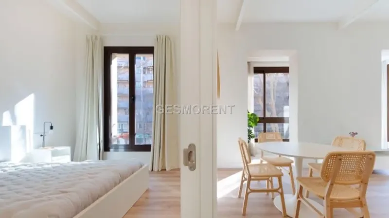 Location: Residential building in the Aragón street area — photo 4